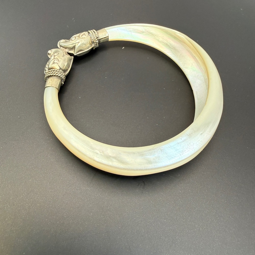 * Vintage Mother of Pearl Shell Bangle Bracelet Elephant Head Silver Plated Boho - Picture 5 of 14